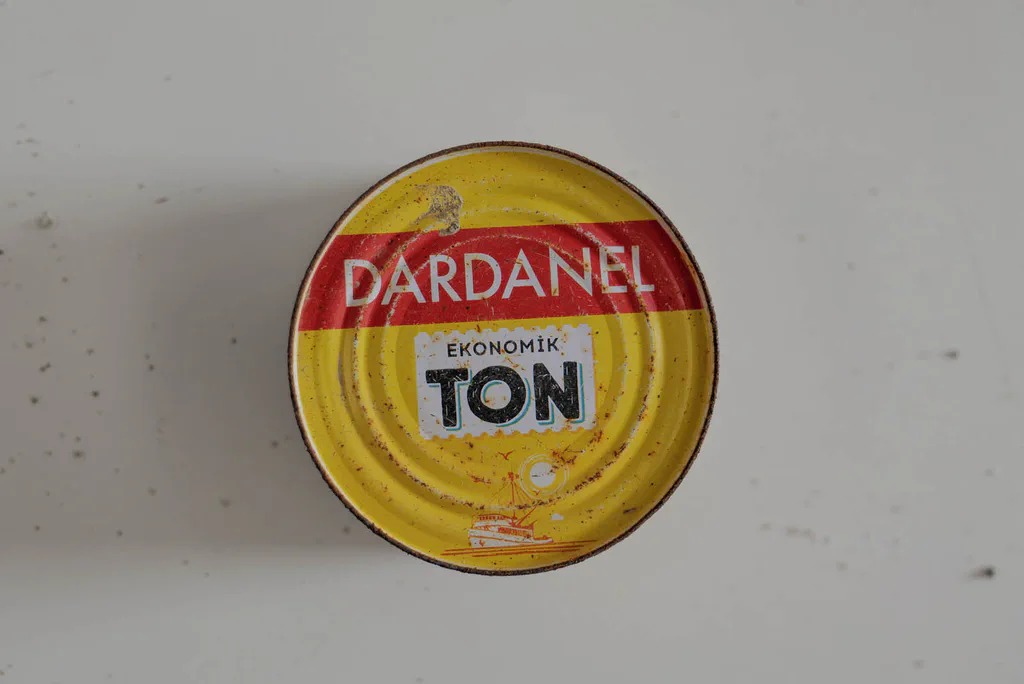 Tin of tuna with Turkish lettering
